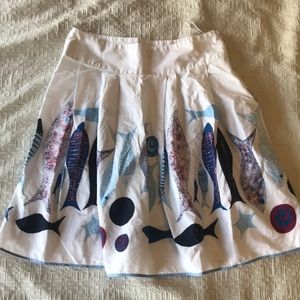 Bernardo skirt sz 14 stamped fish pattern
